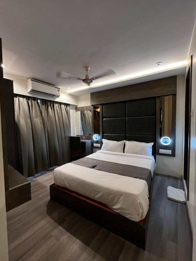 Hotel Classio Andheri - Near Dn Nagar Metro Station Мумбаи Экстерьер фото