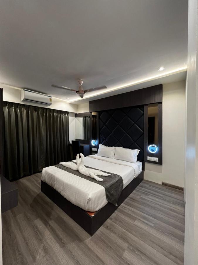 Hotel Classio Andheri - Near Dn Nagar Metro Station Мумбаи Экстерьер фото