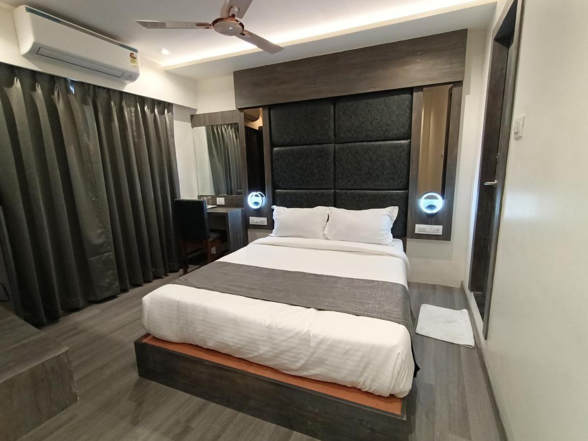 Hotel Classio Andheri - Near Dn Nagar Metro Station Мумбаи Экстерьер фото