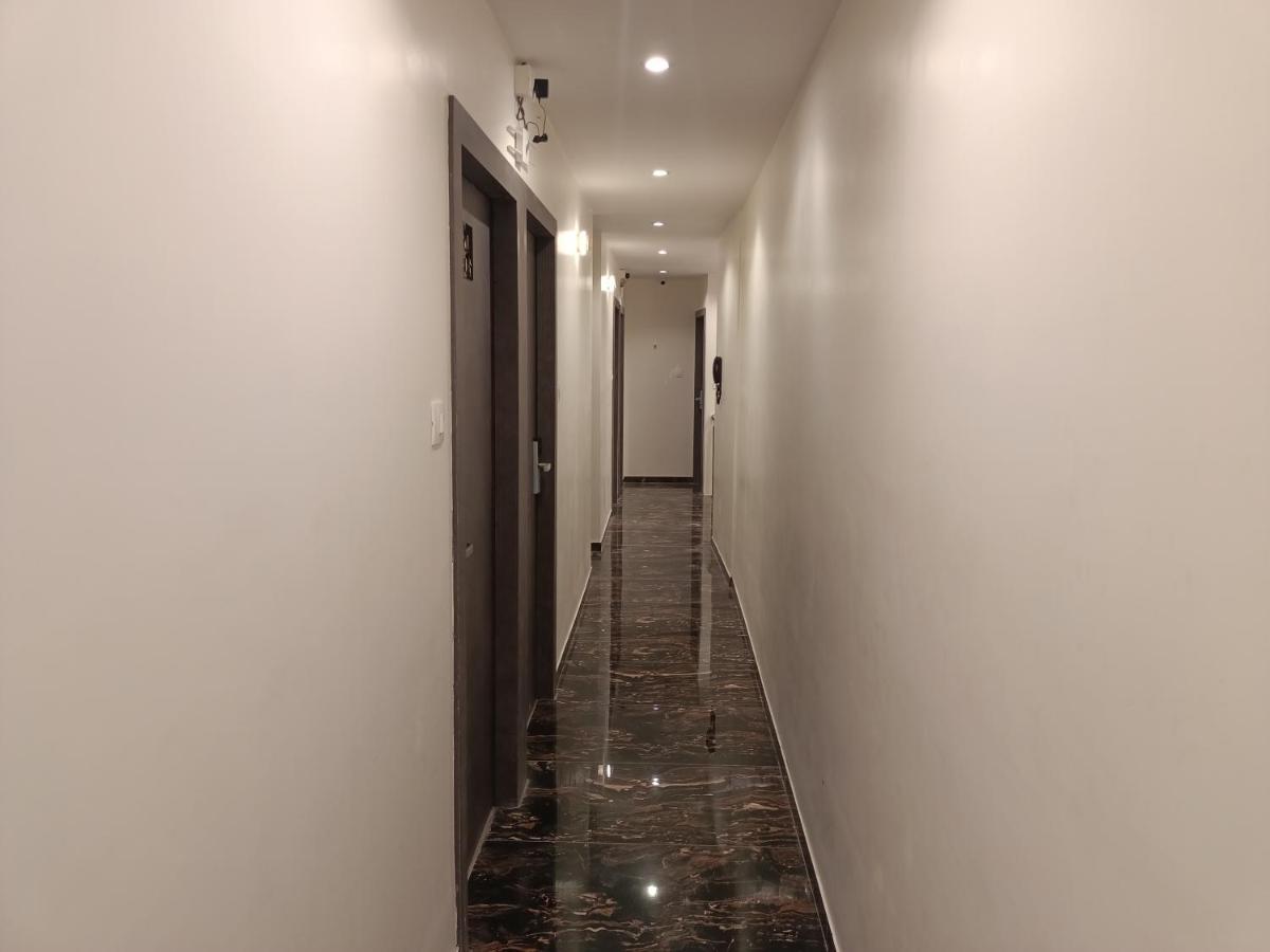 Hotel Classio Andheri - Near Dn Nagar Metro Station Мумбаи Экстерьер фото